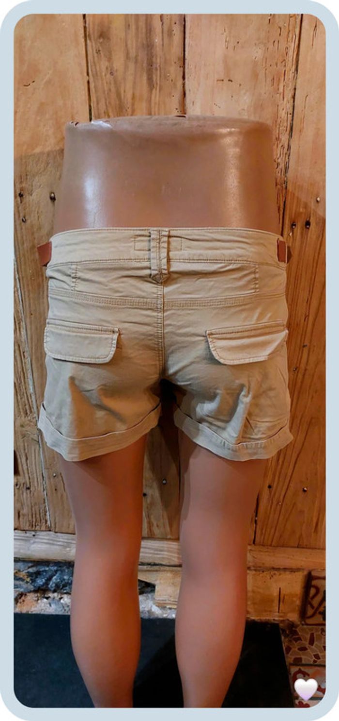short beige taille 36 - photo numéro 2