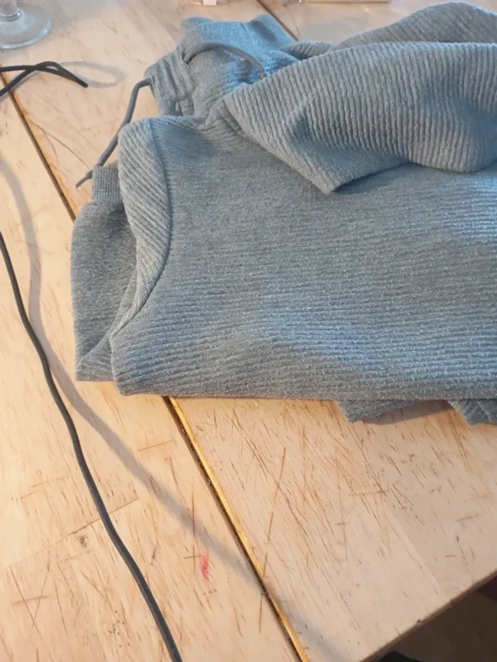 Ensemble garçon gris - photo numéro 2