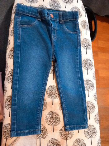 Jean taille 12/18mois 86cm primark