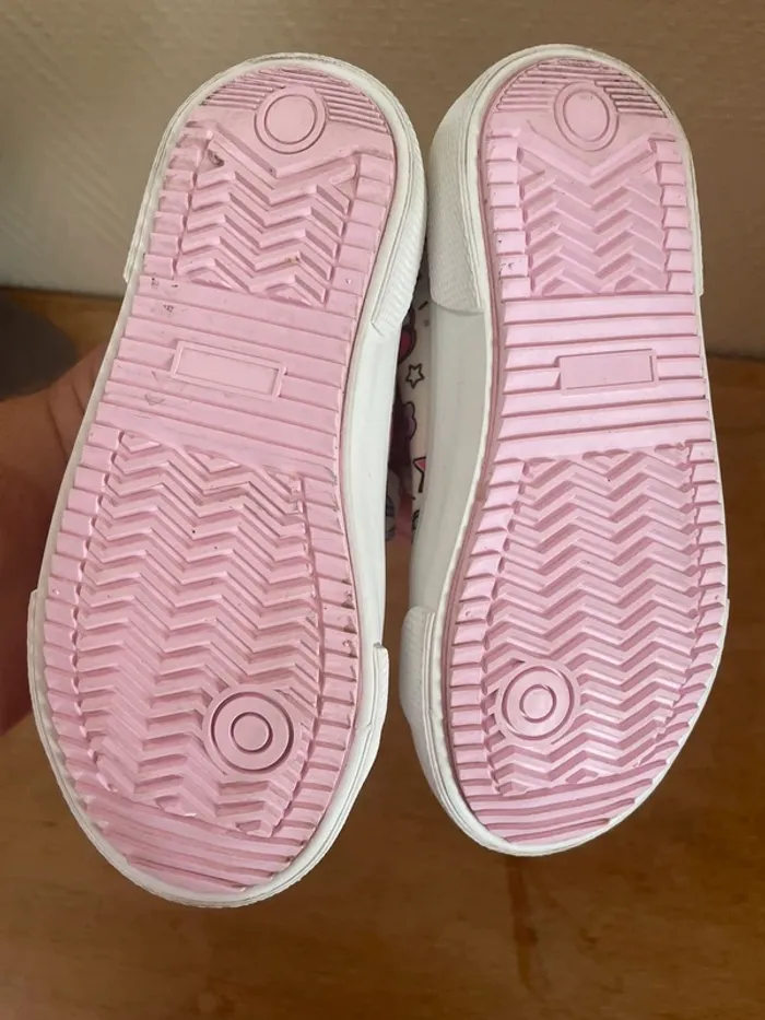Baskets taille 28 - photo numéro 4