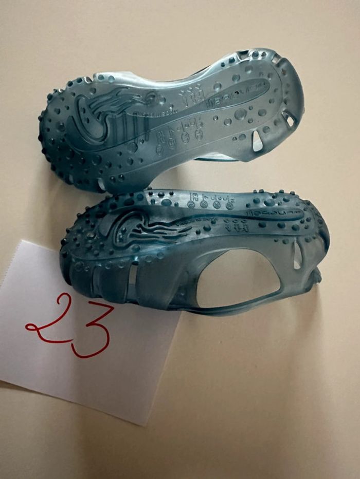 Chaussures / sandales d’eau,pointure 23 mixtes - photo numéro 2