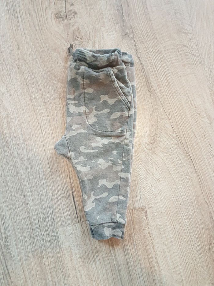 pantalon zara miltaire 9 /12 mois - photo numéro 2