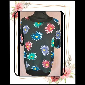 T shirt noir à fleurs