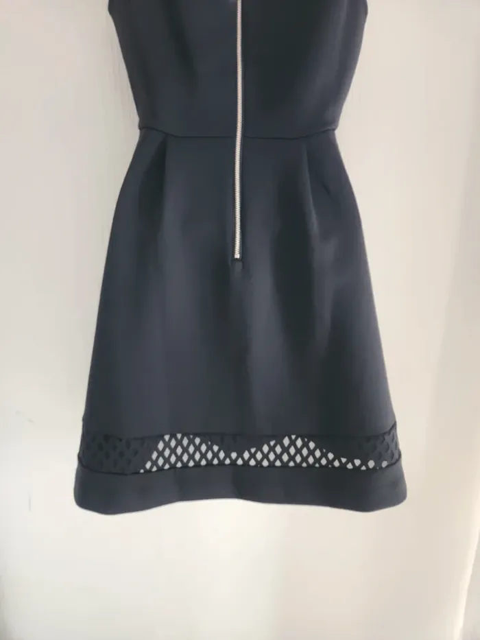 Robe noire Les Petites Bombes S neuve détail ajourés - photo numéro 6