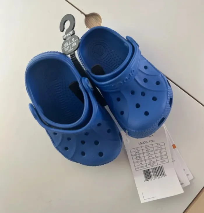 Crocs bébé taille 20 neuves avec étiquette - photo numéro 7
