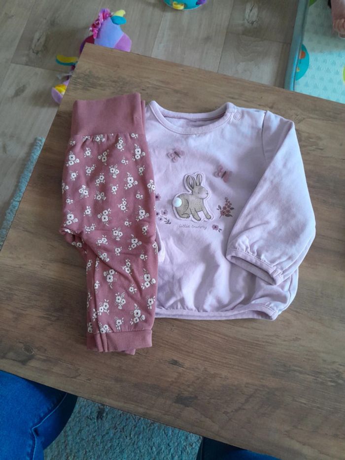 Ensemble hiver C&A 6mois