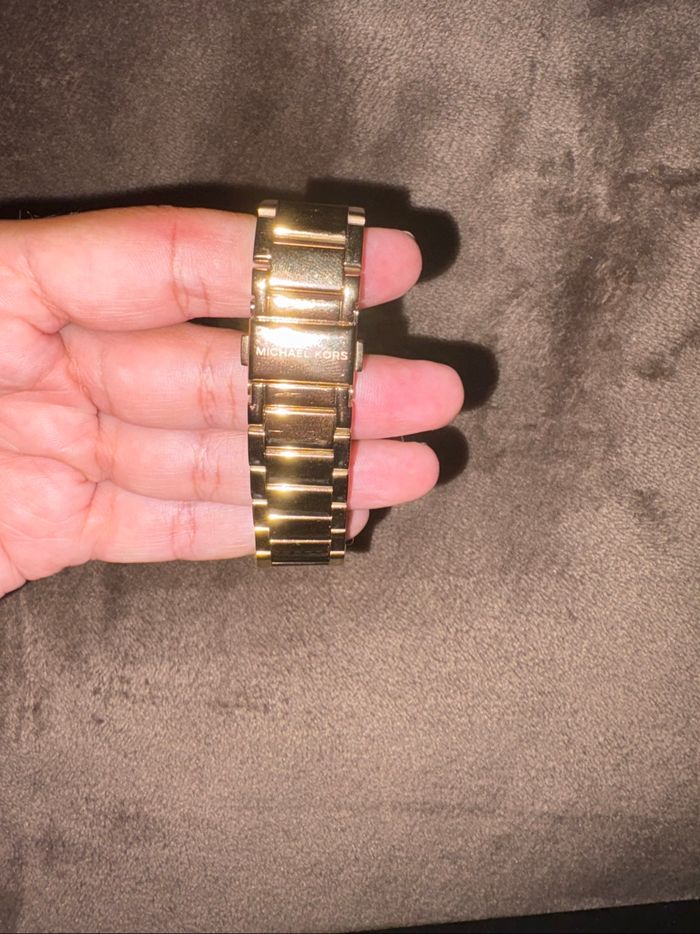 Montre Michael Kors doré en bon état - photo numéro 10
