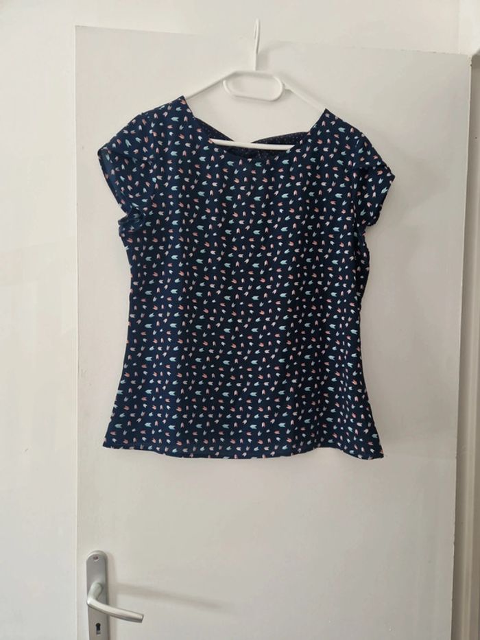 Tee-shirt manche courte femme bleu à motifs TBE taille 38-40 promod