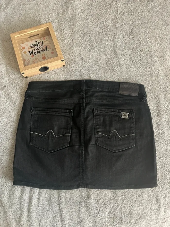 Mini jupe noire en jean Le Temps des Cerises T30 – tendance, ceinturable, coupe flatteuse - photo numéro 4