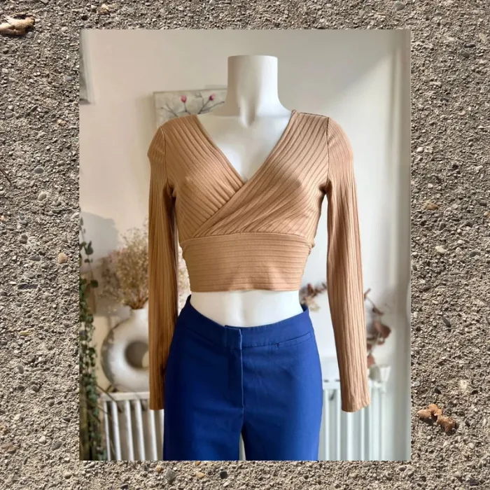 Top camel croisé côtelé 🤎 chic et confortable - photo numéro 2