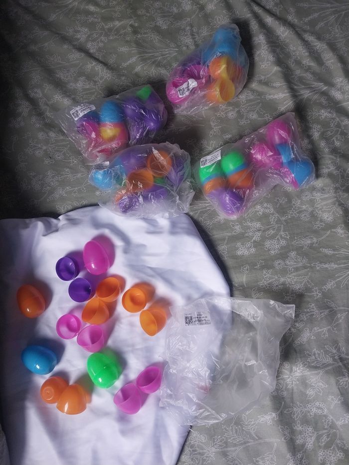 Lot de 50 œufs surprise colorés – prêts à être remplis