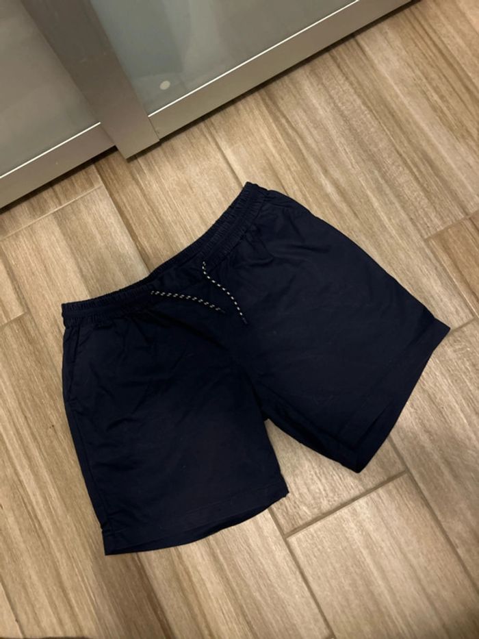 Short tribord, 44,46