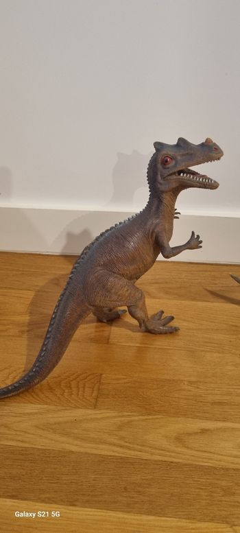 Grande figurine dinosaure