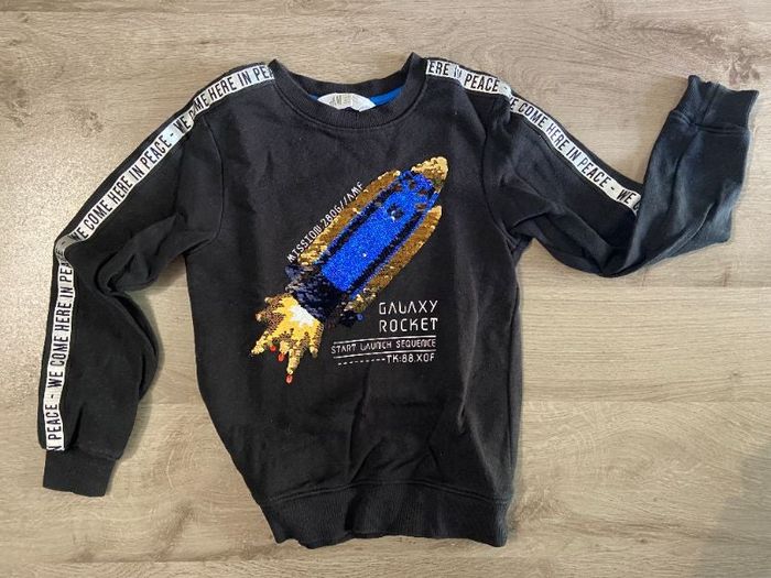 Sweat Noir Galaxy Rocket