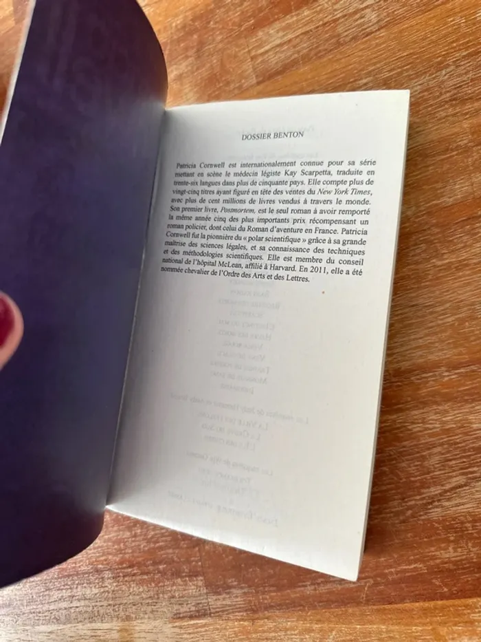 Livre dossier Benton - photo numéro 4