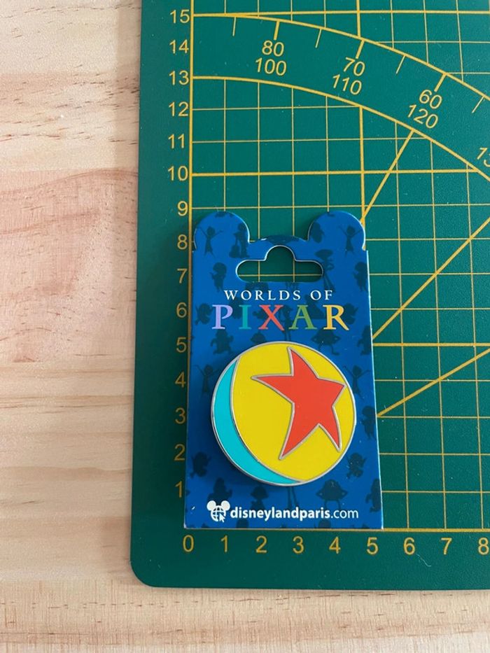 Pin's Disney Pixar Ball - Worlds of Pixar - Disneyland Paris - photo numéro 3