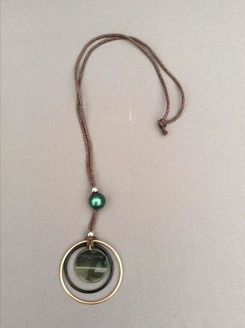 long collier perle verte