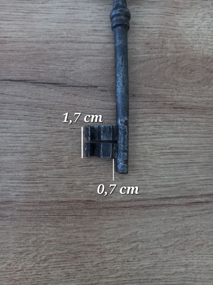 Clé ancienne en métal de 12,8 cm. - photo numéro 5
