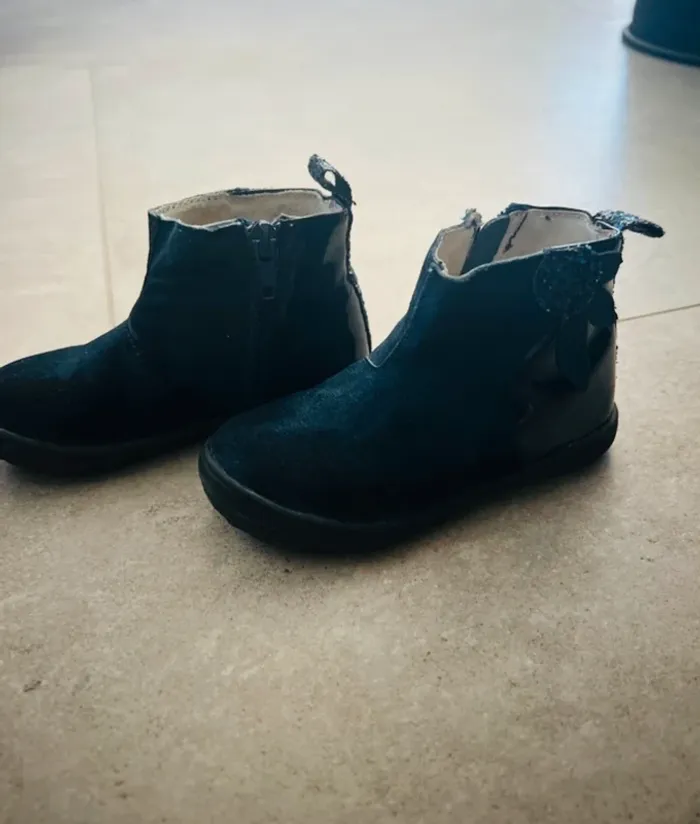 Bottines bottes taille 24 - photo numéro 2