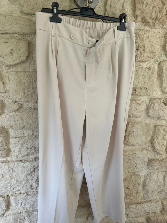 Pantalon beige Shein 46