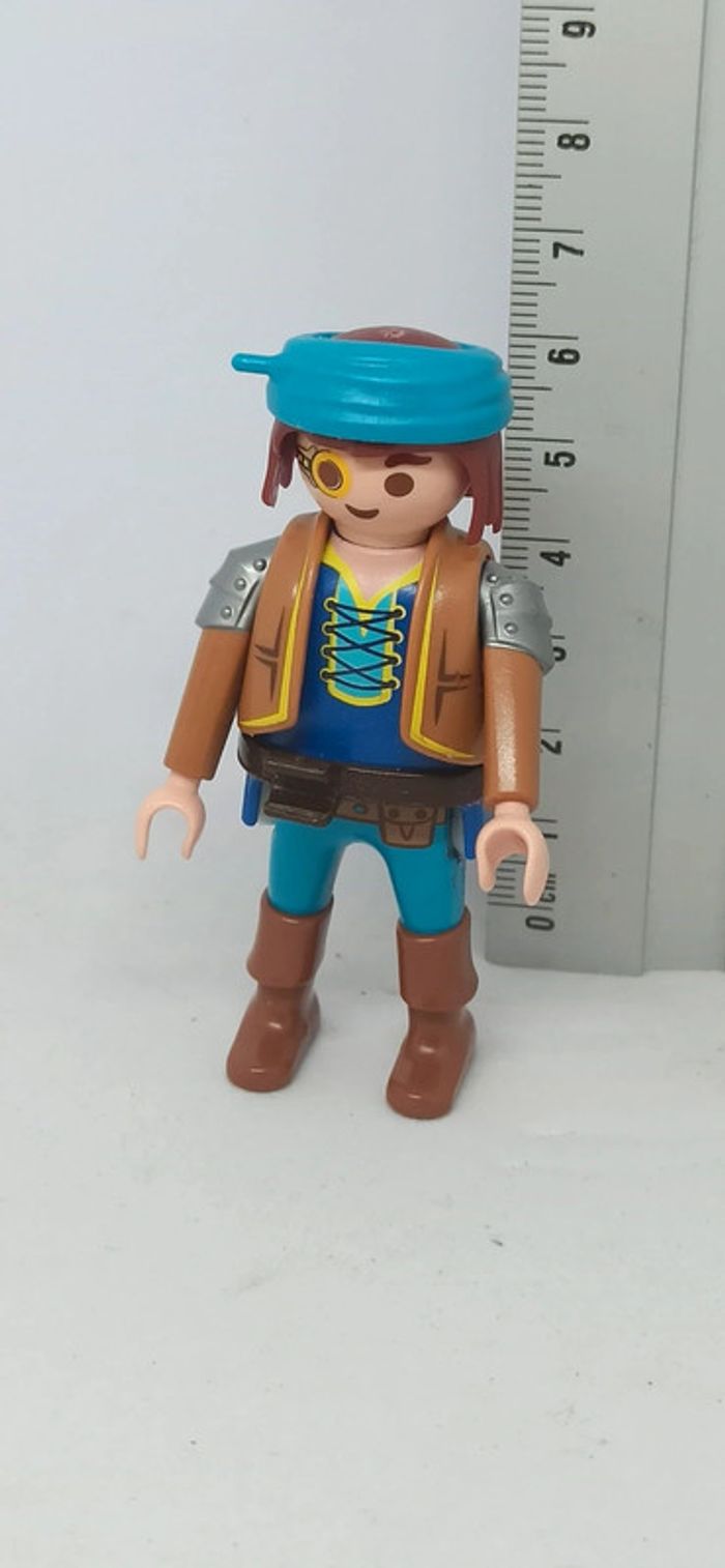 Homme chevalier avec bandana bleu playmobil