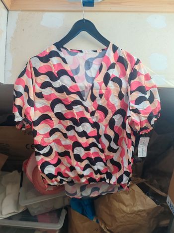 Blouse manche courte neuve