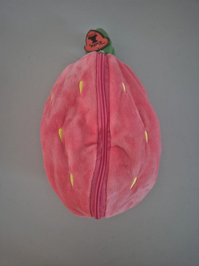 Peluche Calinours déguisé en fraise - photo numéro 3
