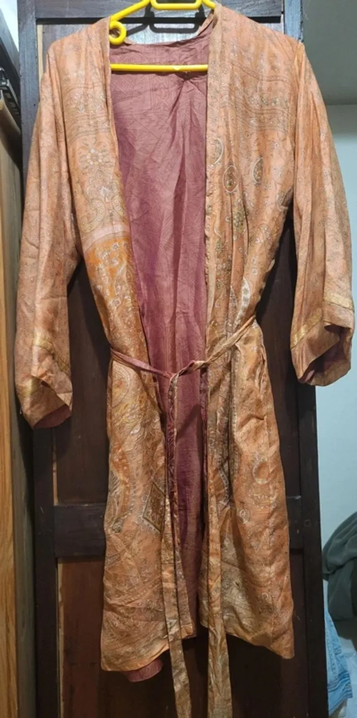 Robe orange légère à motifs
