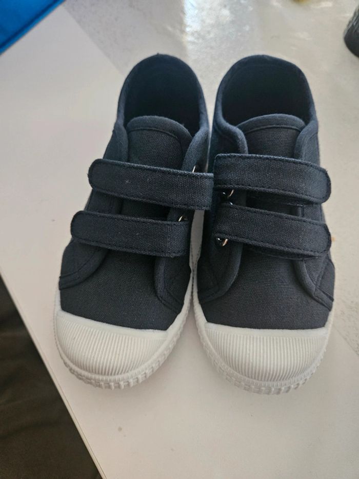 Chaussure en toile