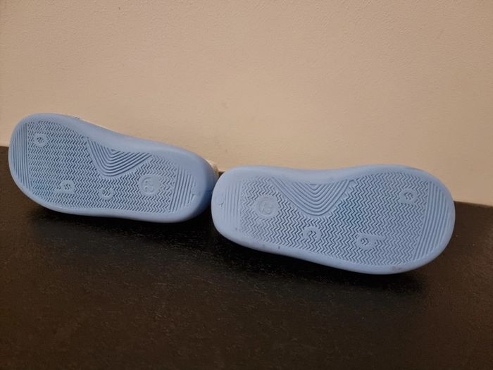 Chaussons enfant pointure 22 - photo numéro 4