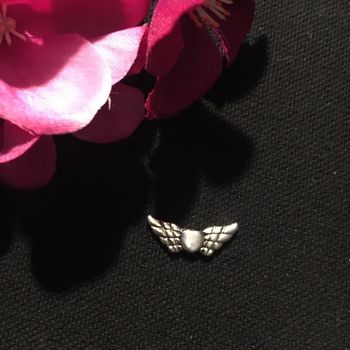pendentif fantaisie métal argenté coeur ailé love amour