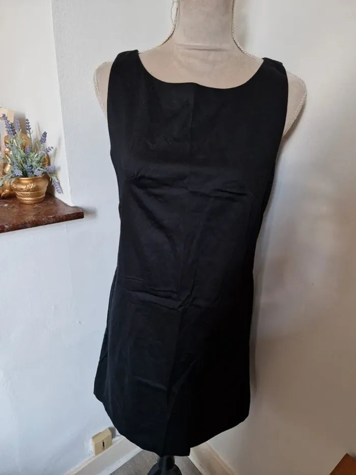 La petite robe noir basic camaïeu taille 40