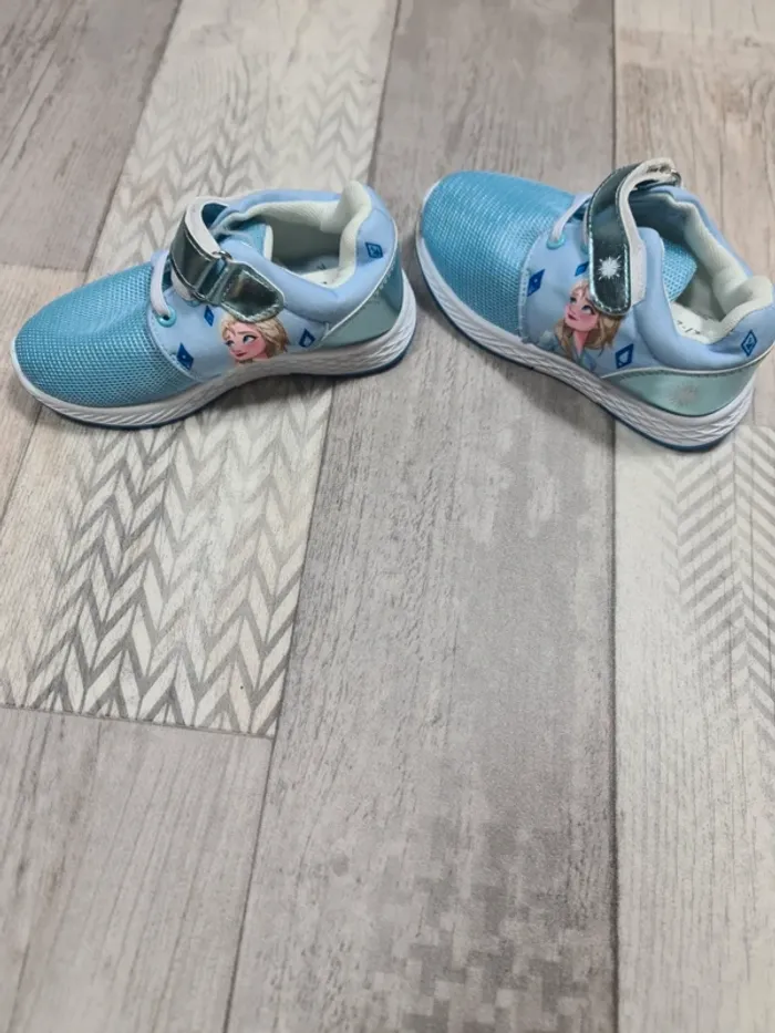 Chaussures Disney enfant - Thème La Reine des Neiges - Taille 27-28 - Bleu clair et confortables - photo numéro 2