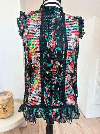 Haut transparent à fleurs TS