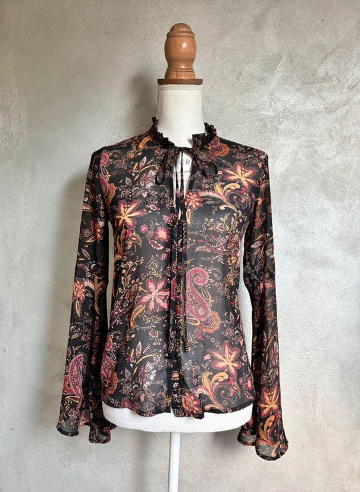 Blouse transparente bohème fleurs manches évasé Forever 21
