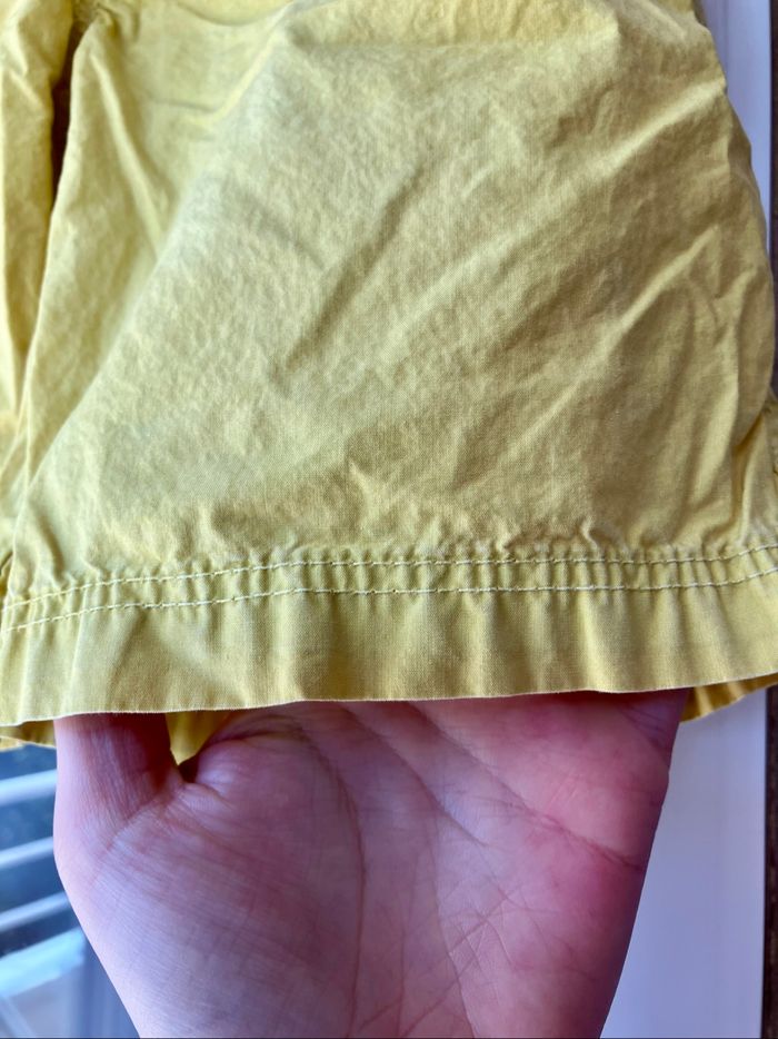 Short jaune 🩳 pour enfant de 7 ans - photo numéro 3