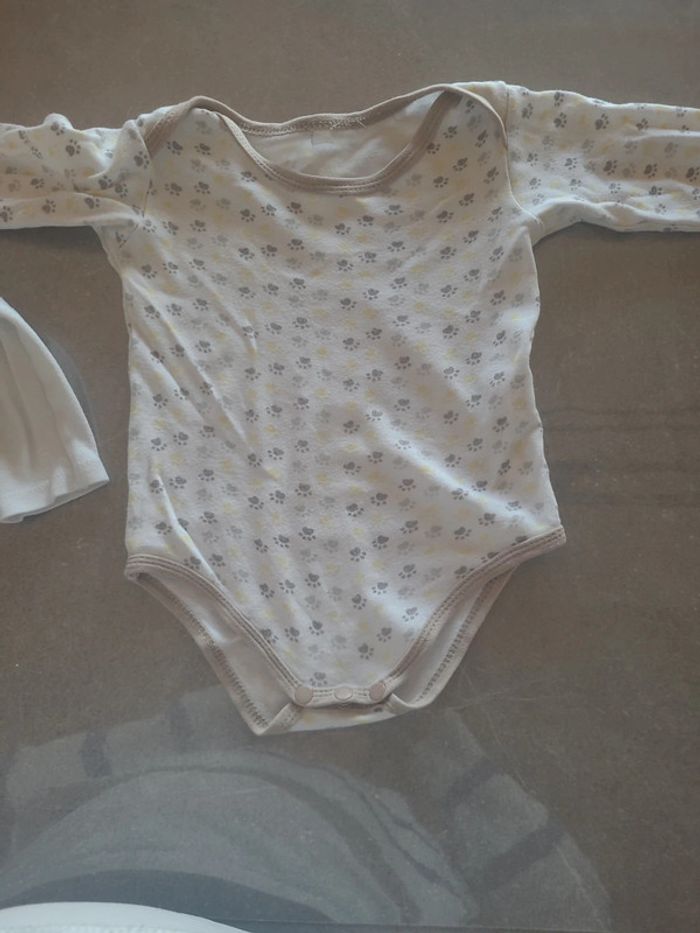 Lot de 6 Bodies 12 mois - photo numéro 10