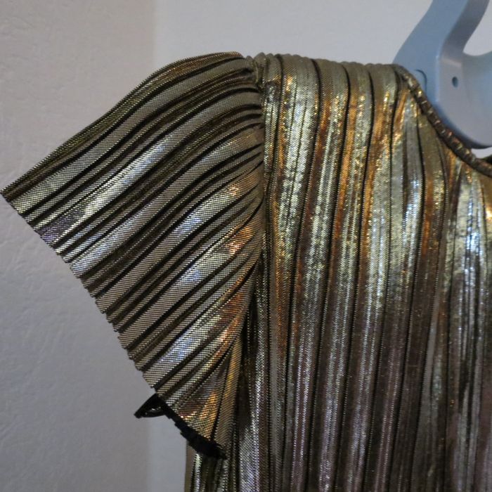 ✨ T-shirt/haut métallisé doré plissé – MONOPRIX TEENS – Taille 14 ans ✨ - photo numéro 6