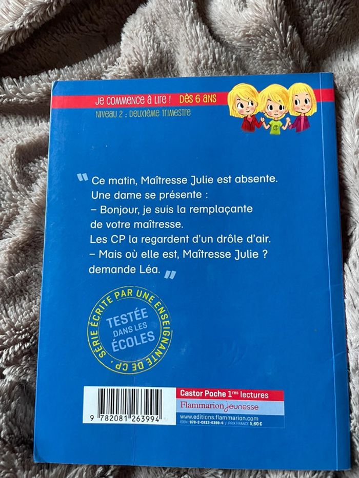 Livre je suis en coup la remplaçante - photo numéro 2