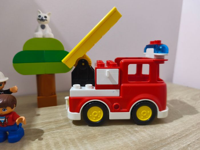 Lego Duplo 10901 Le camion de pompier - photo numéro 2