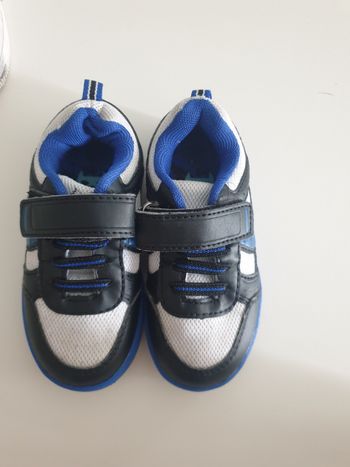 Chaussures à scratch