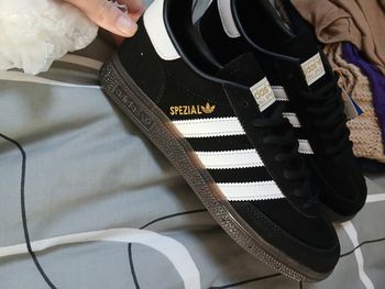 Paire de baskets Adidas spézial noires T41