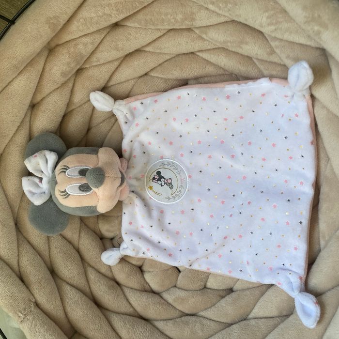 Doudou Minnie plat Disney
