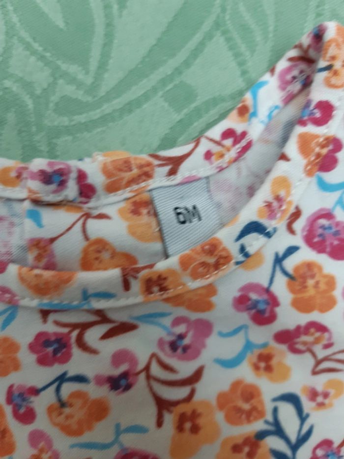 Lot robe et t-shirt manches longues taille 6 mois - photo numéro 2