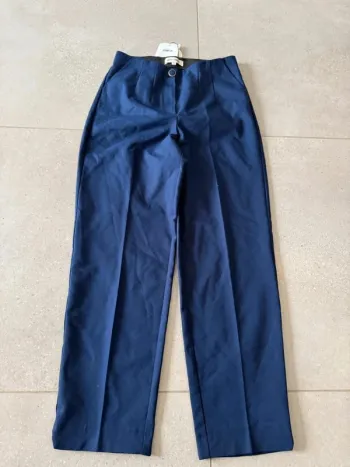 Pantalon navy Grain de Malice, taille 36, neuf avec étiquette, valeur 35€ 36*90cm