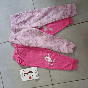 Lot de 2 joggings taille 3 ans