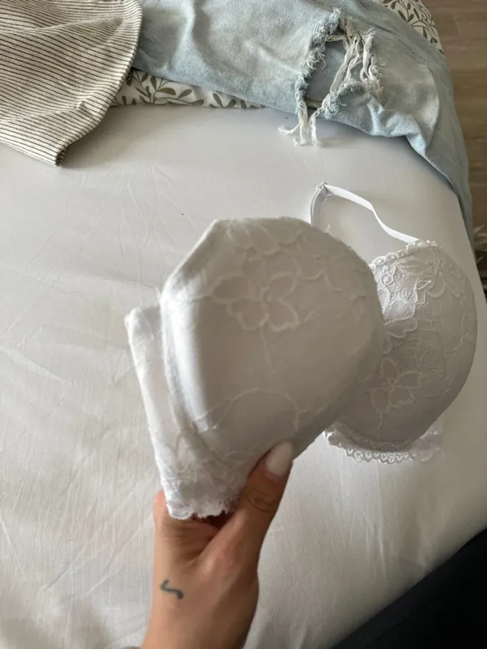 Soutien gorge blanc - photo numéro 2