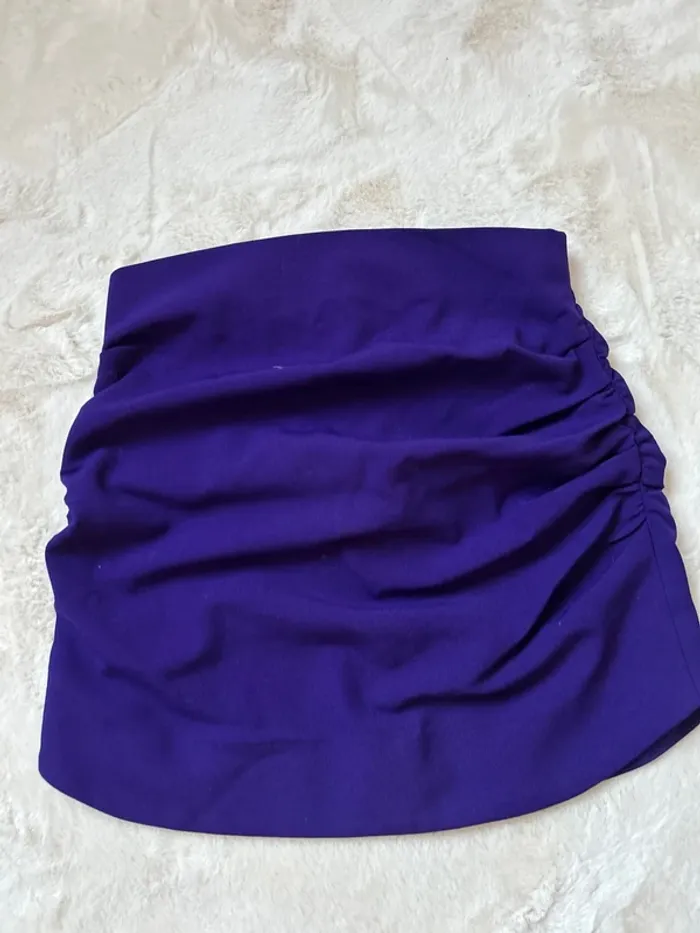 Jupe courte plissée neuve