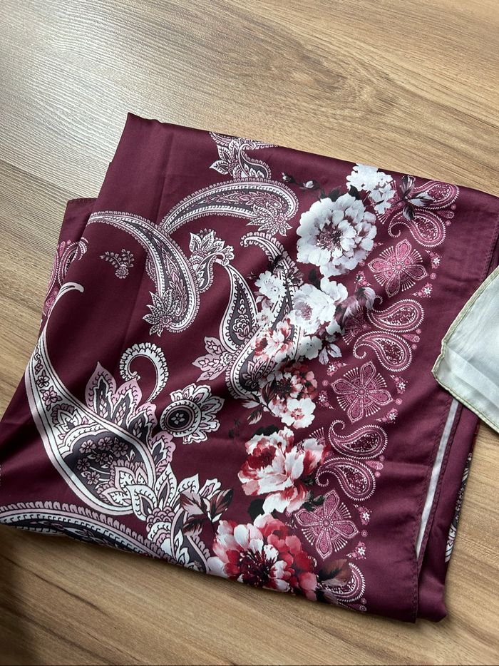 Lot de 2 voiles style carrée de soie à strass Neufs Boutique Indépendante - photo numéro 3