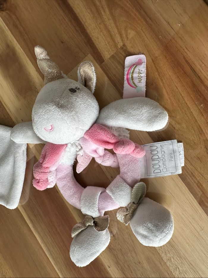 Doudou et Compagnie Hochet Licorne Lucie - photo numéro 2